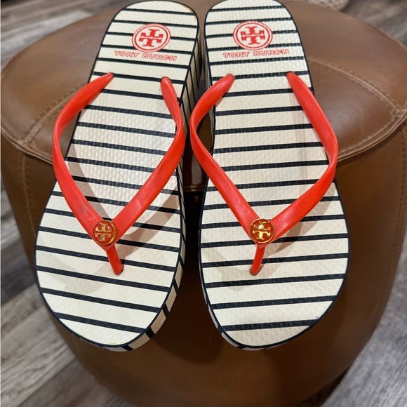 Tory Burch size 8 wedge flip flops - Picture 1 of 6